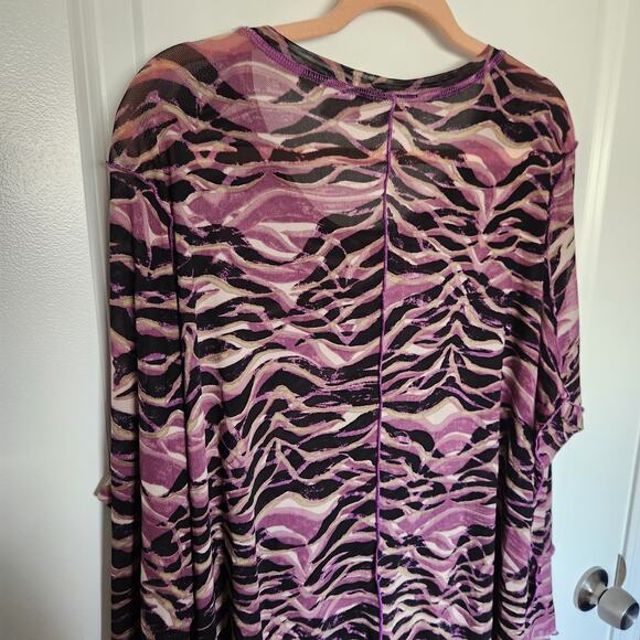 LOGO Layers by Lori Goldstein Zebra Printed Sheer Mesh Top Size 3XL - Picture 8 of 10